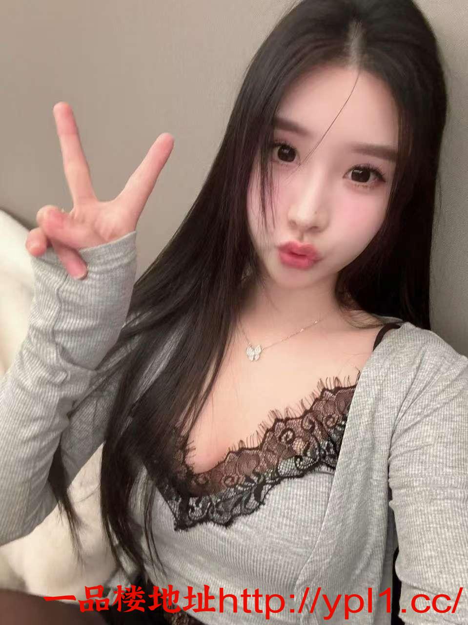 性感制服诱惑白虎鲍鱼妹妹