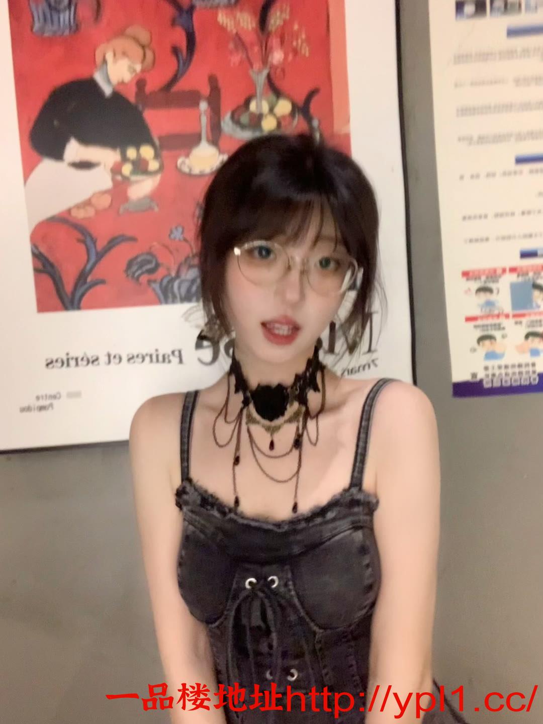 闷骚御姐敏感会潮喷可三通