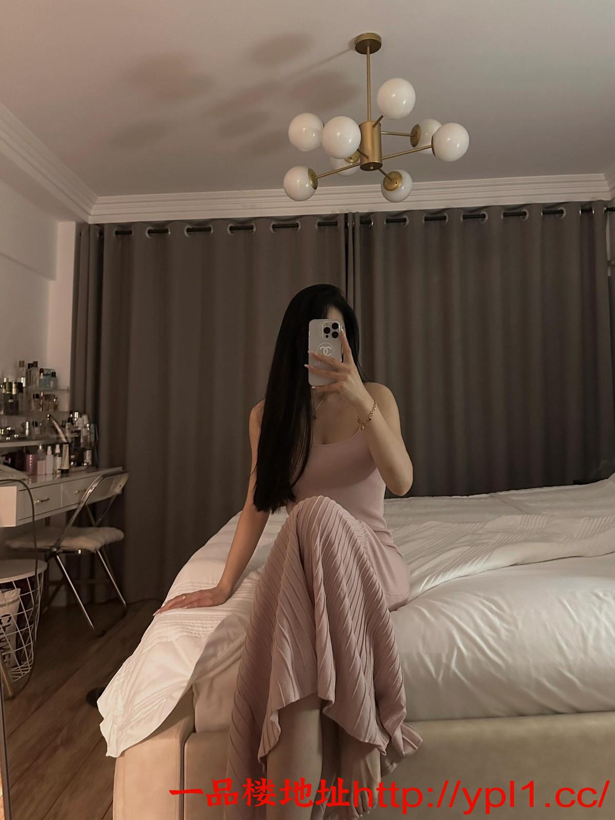 23岁极品模特兼职可内射可三通粉逼会夹