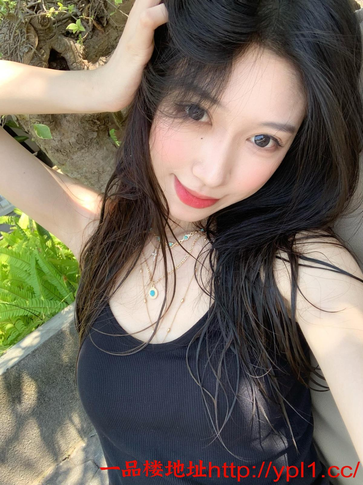 翘臀淫荡水多小妹妹