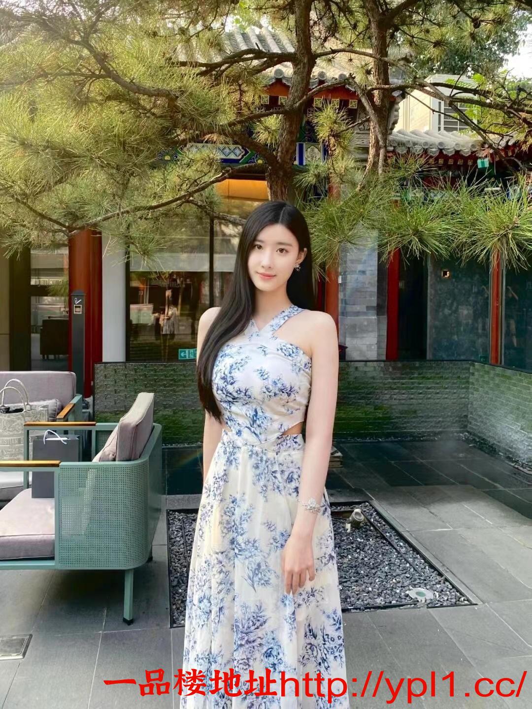 极品骚穴服务的时候下体就成河了