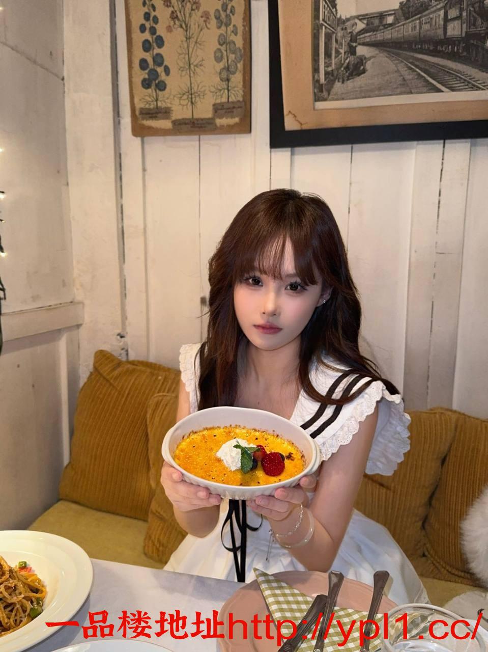 天津绝对真实03年艺术学院美女下海兼职三点粉嫩（已验证）