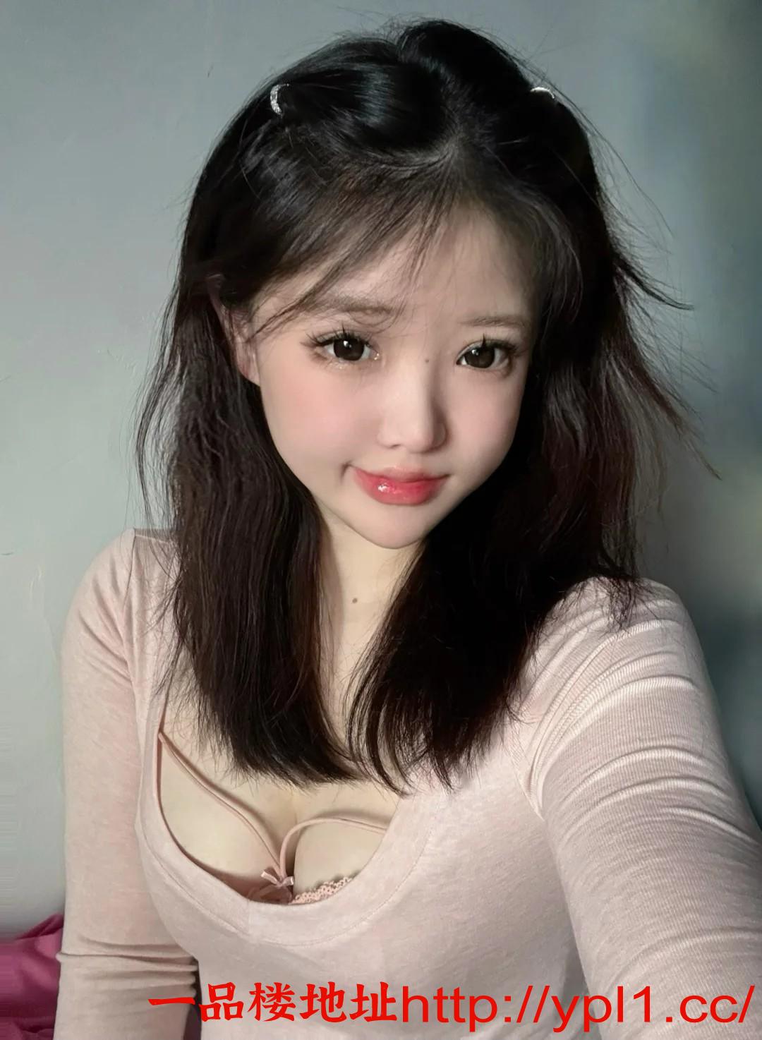 黑丝诱惑眼神很勾引人 插的很爽她高潮很快