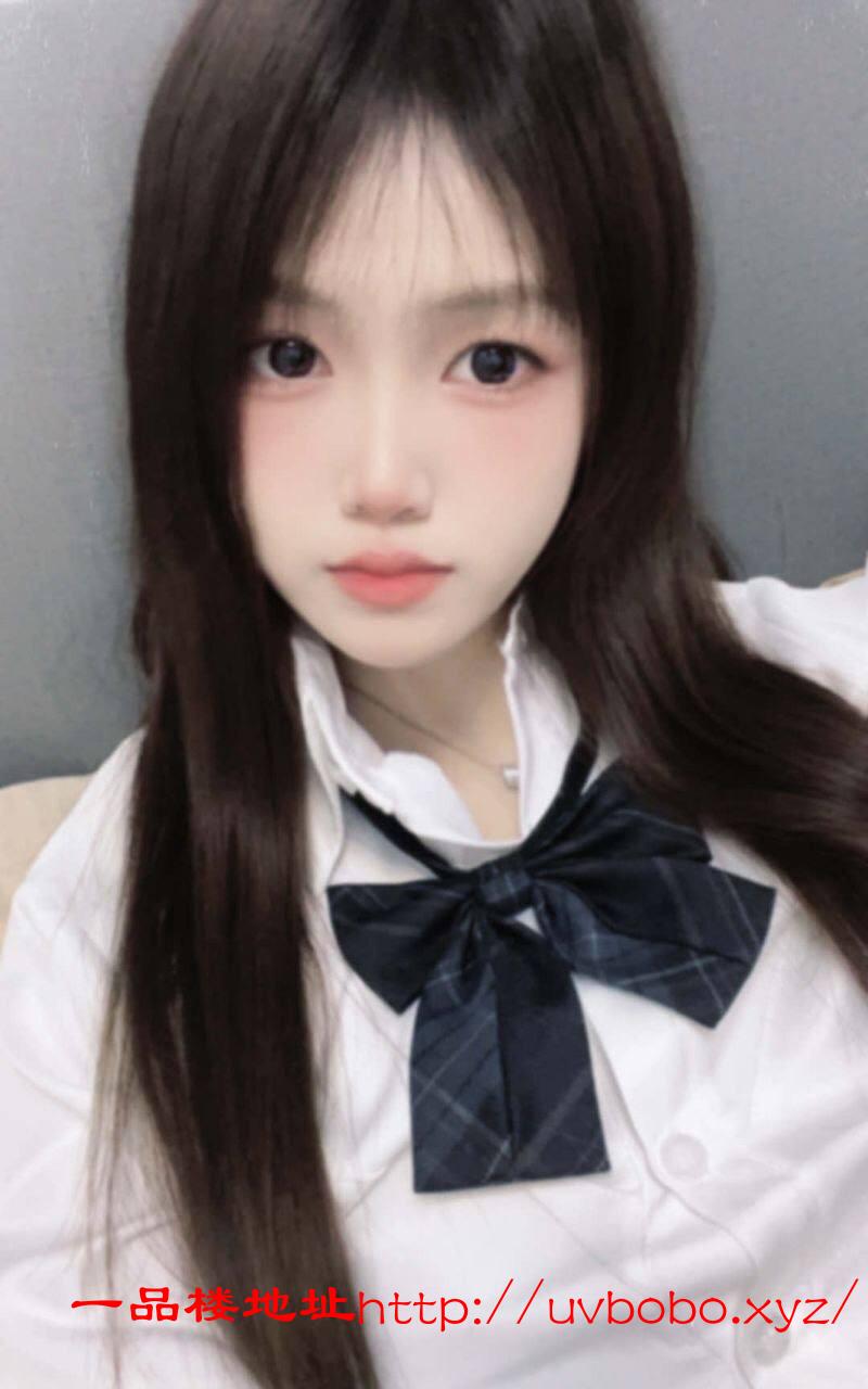 00后学妹外出兼职赚学费