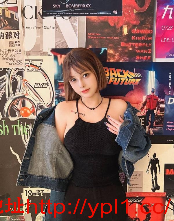 区极品反差性感尤物易高潮易抽搐