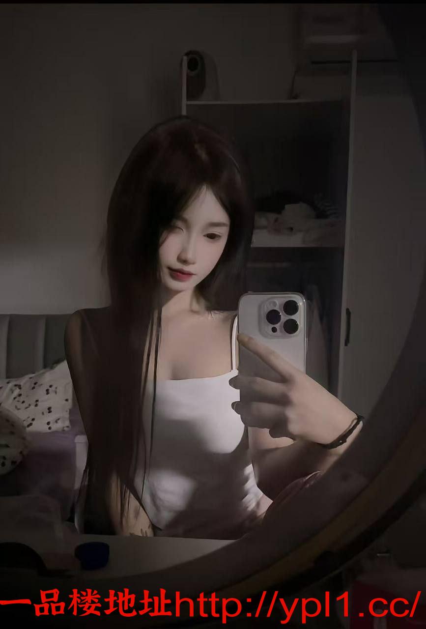 风骚粉嫩水多小骚货