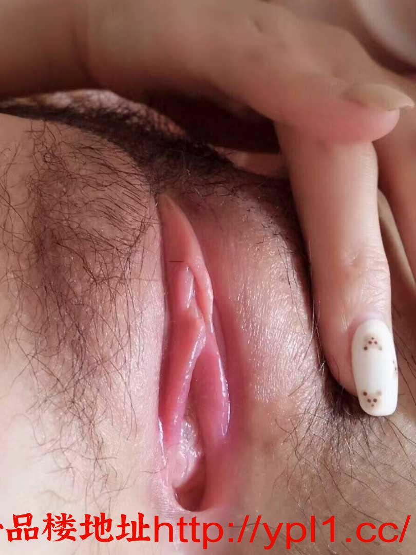 00后粉嫩萝莉好紧好敏感刚破处下海