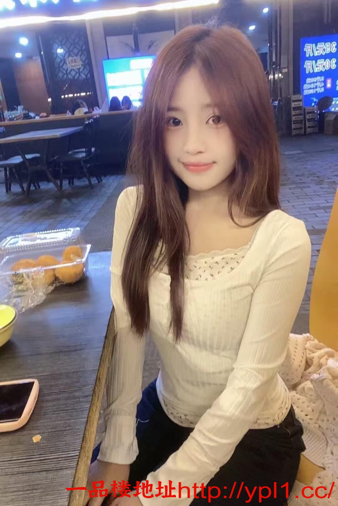 兼职嫩妹性感粉嫩