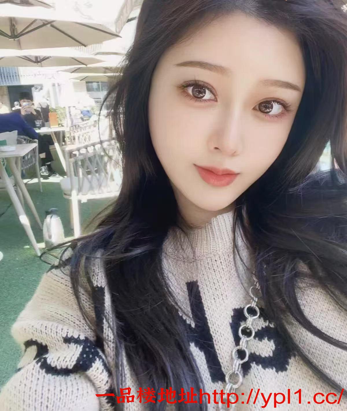 大胸妖艳高挑身材好