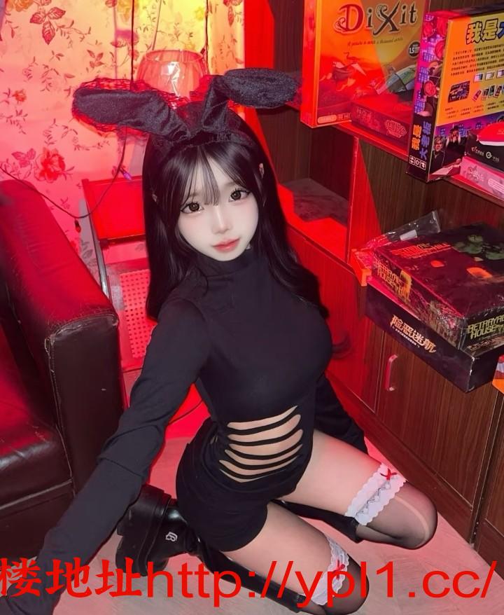 美脚恋足，丝袜女神，丝足诱惑，小骚逼水多活好