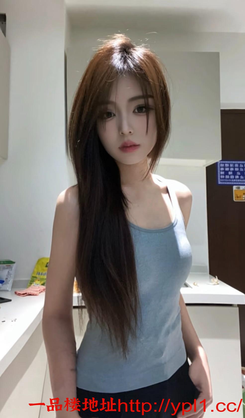 高质量瑜伽老师完美身材，超嫩的白虎馒头穴很敏感