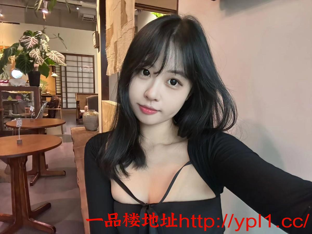 女大兼职暑假期间刚开发逼很紧很粉