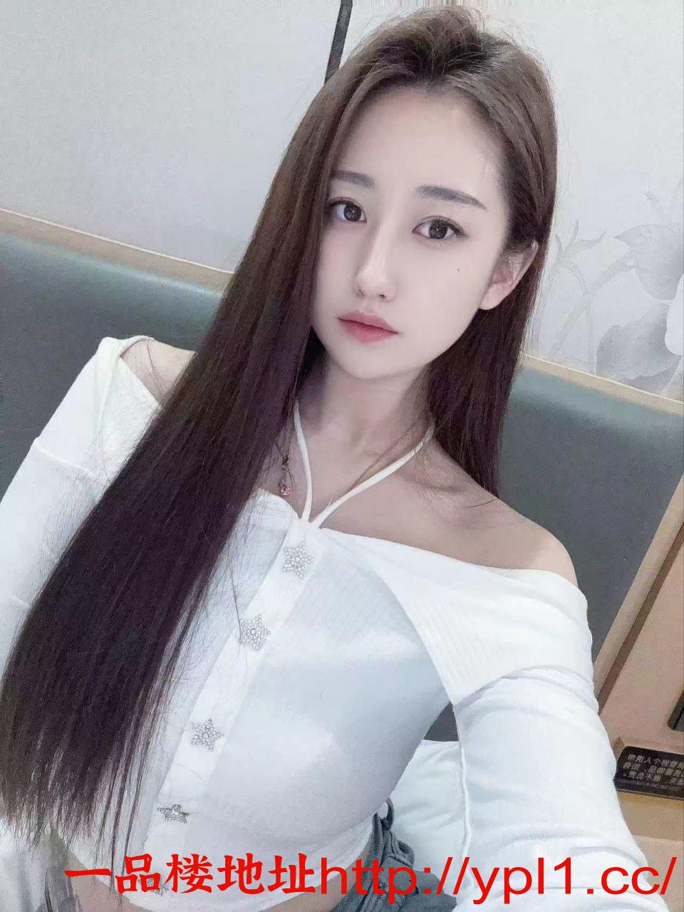 汇大胸黑丝川妹