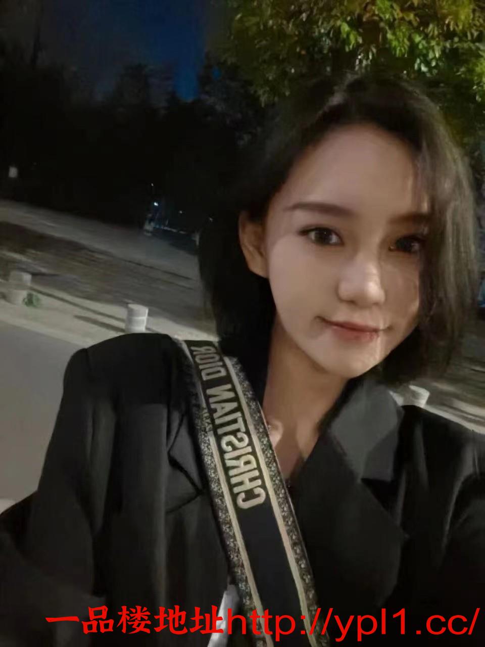 极品骚浪兼职嫩妹