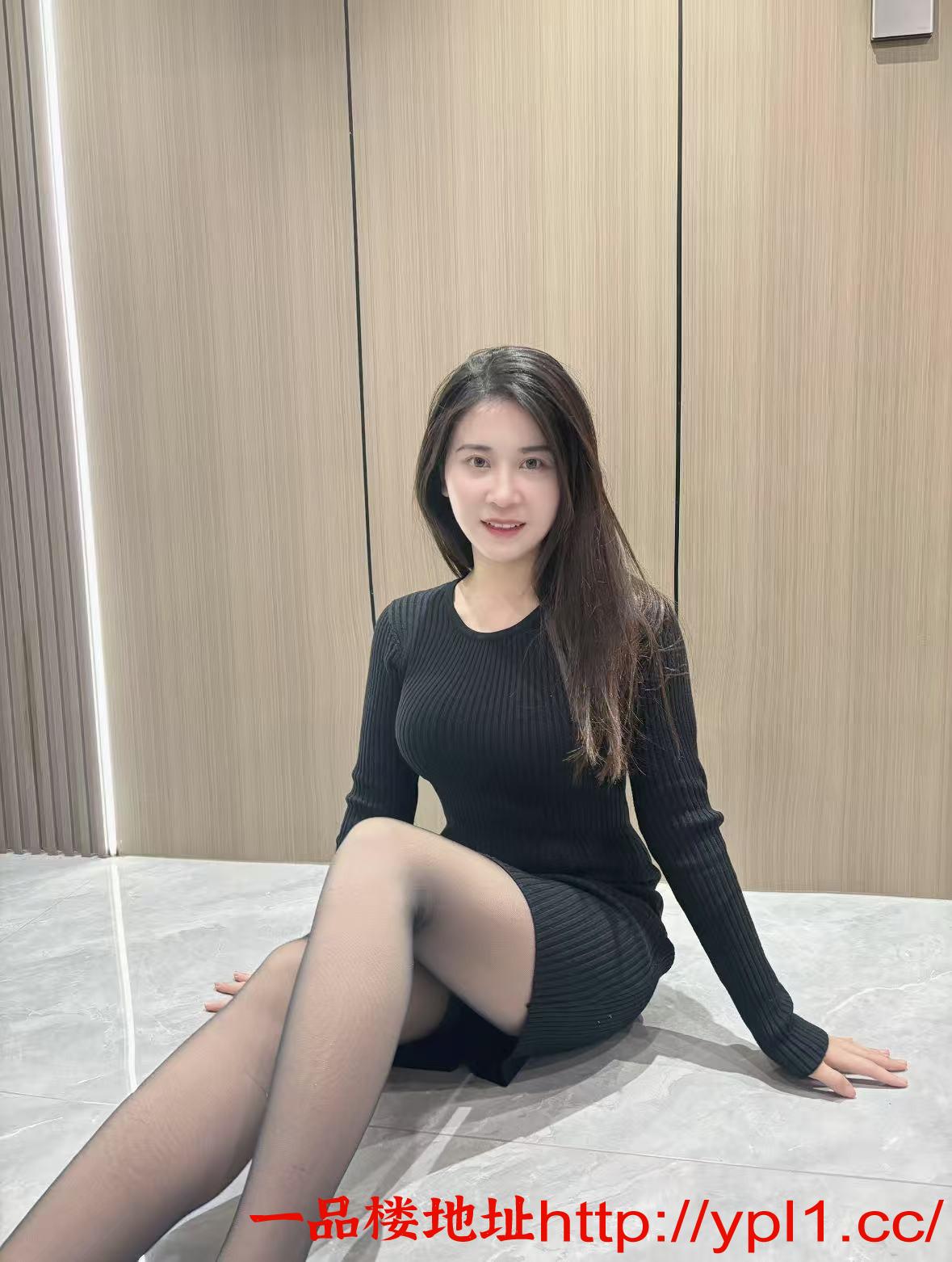 轻熟瑜伽少妇姿势千万