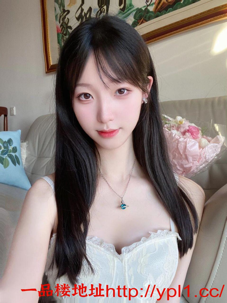 美乳性感颜值甜妹