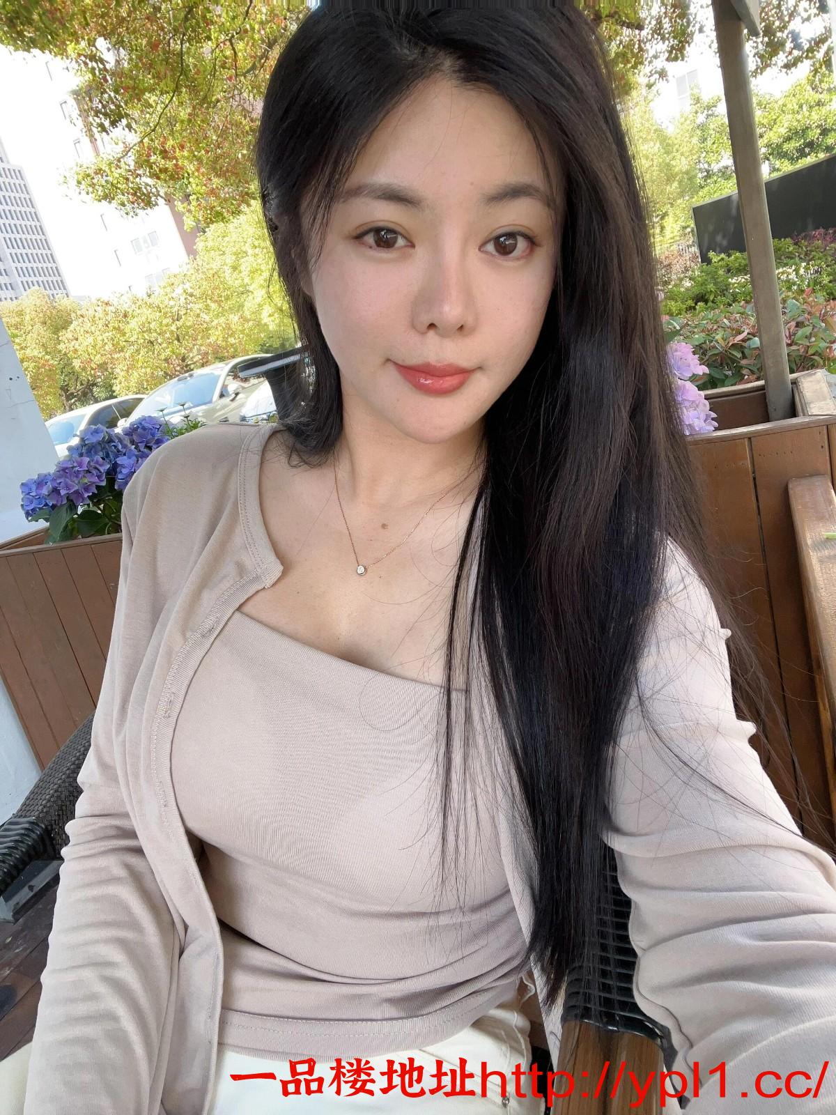 妹子刚从乡下过来兼职的