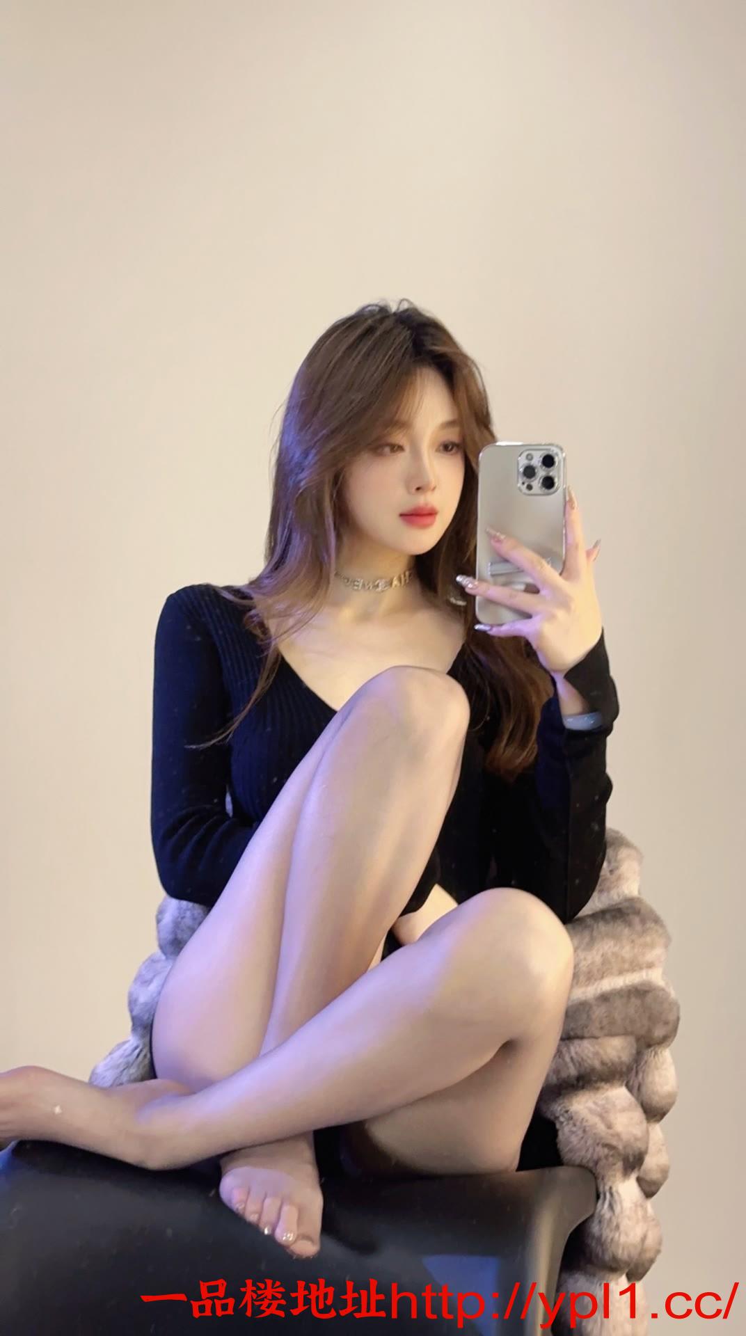 宝安性感丰满骚货魔鬼身材服务到位