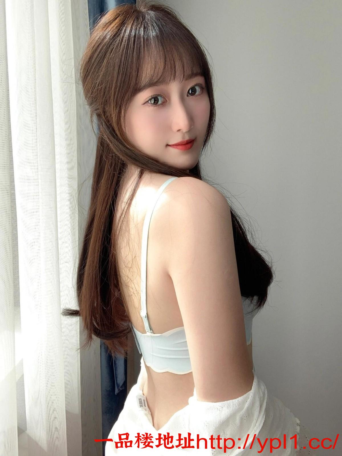 气质中带有一丝风骚