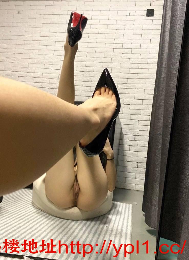 长腿俏皮风骚艺术生妹妹