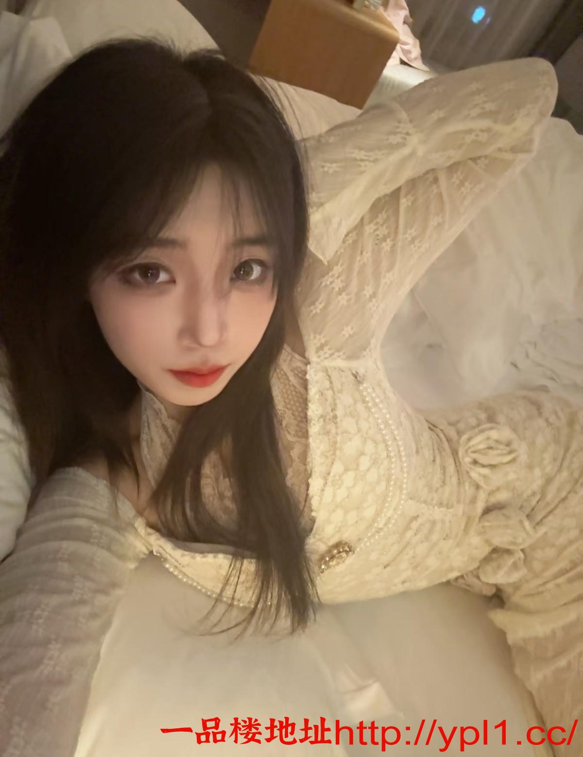 极品嫩妹颜值清纯可爱身材前凸后翘