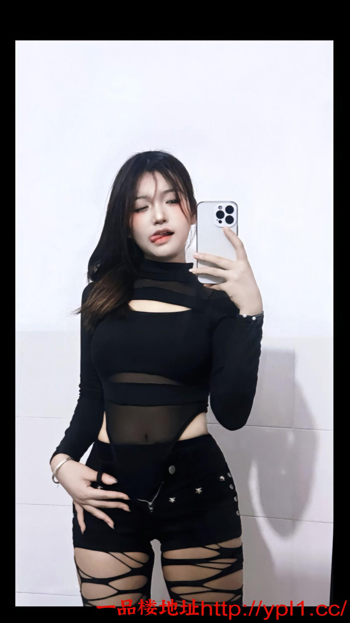 高颜值粉嫩多汁妹妹各种制服诱惑