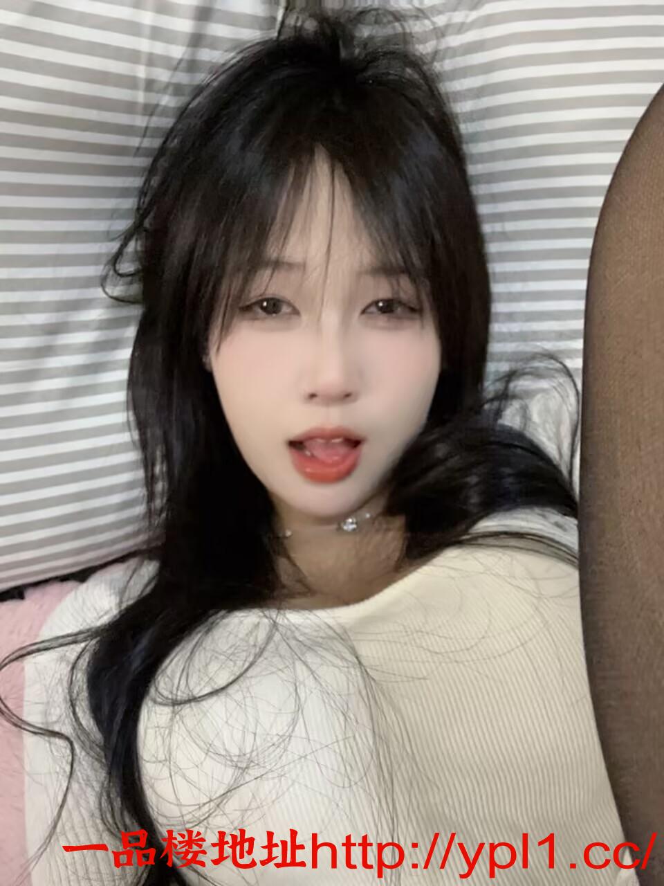 黑丝包臀裙诱惑小妹