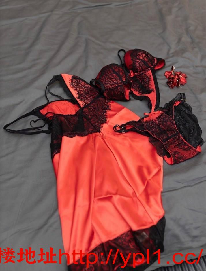 丰乳肥臀漂亮琳宝