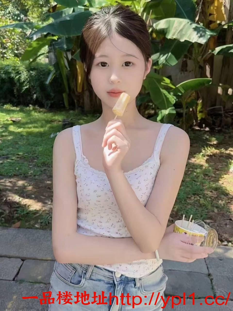 小表妹兼职下海肤白逼嫩