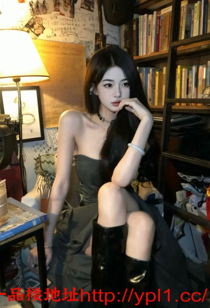 S曲线好身材骚妹妹和姐妹一起也可外出