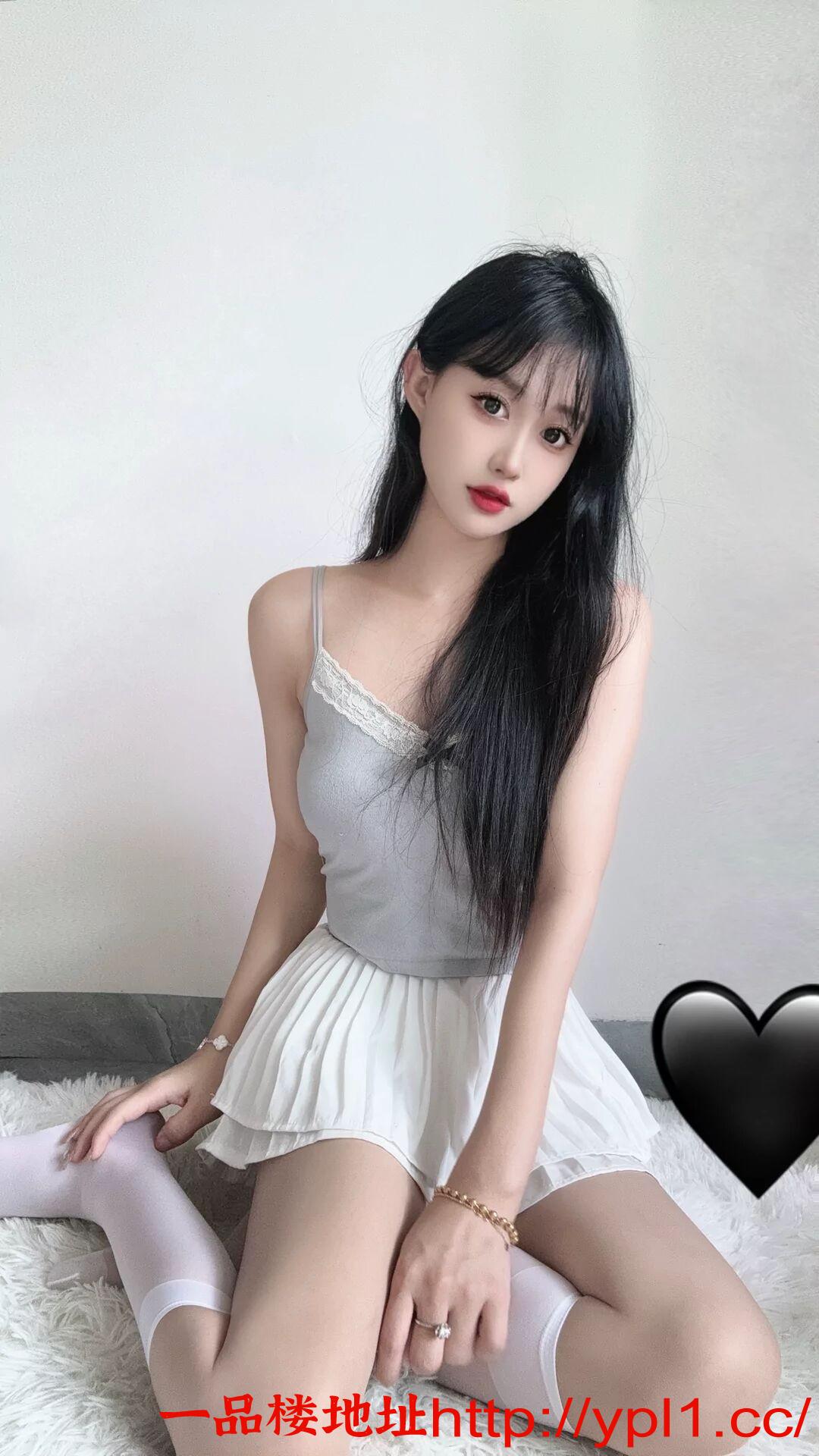 00后粉嫩多汁会吸会喷学妹