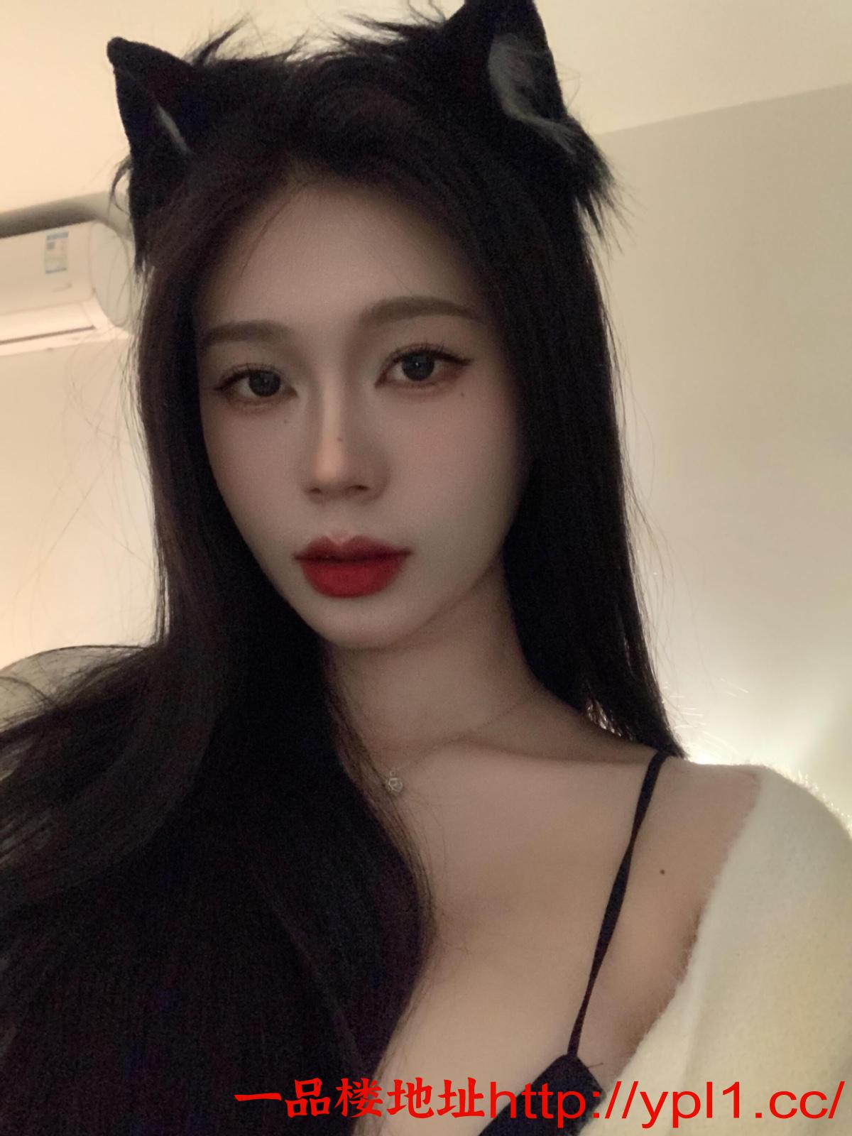 丹阳03后粉嫩鲍鱼多汁口爆学生妹