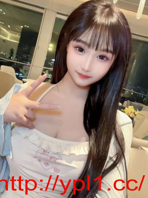 身材娇小白嫩骚逼