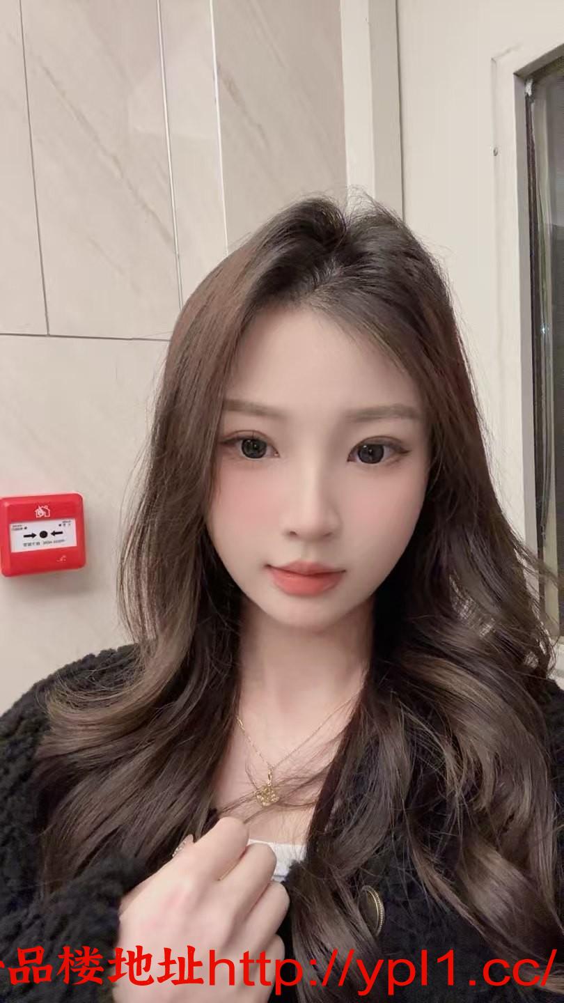 清纯反差婊奶子粉嫩圆润