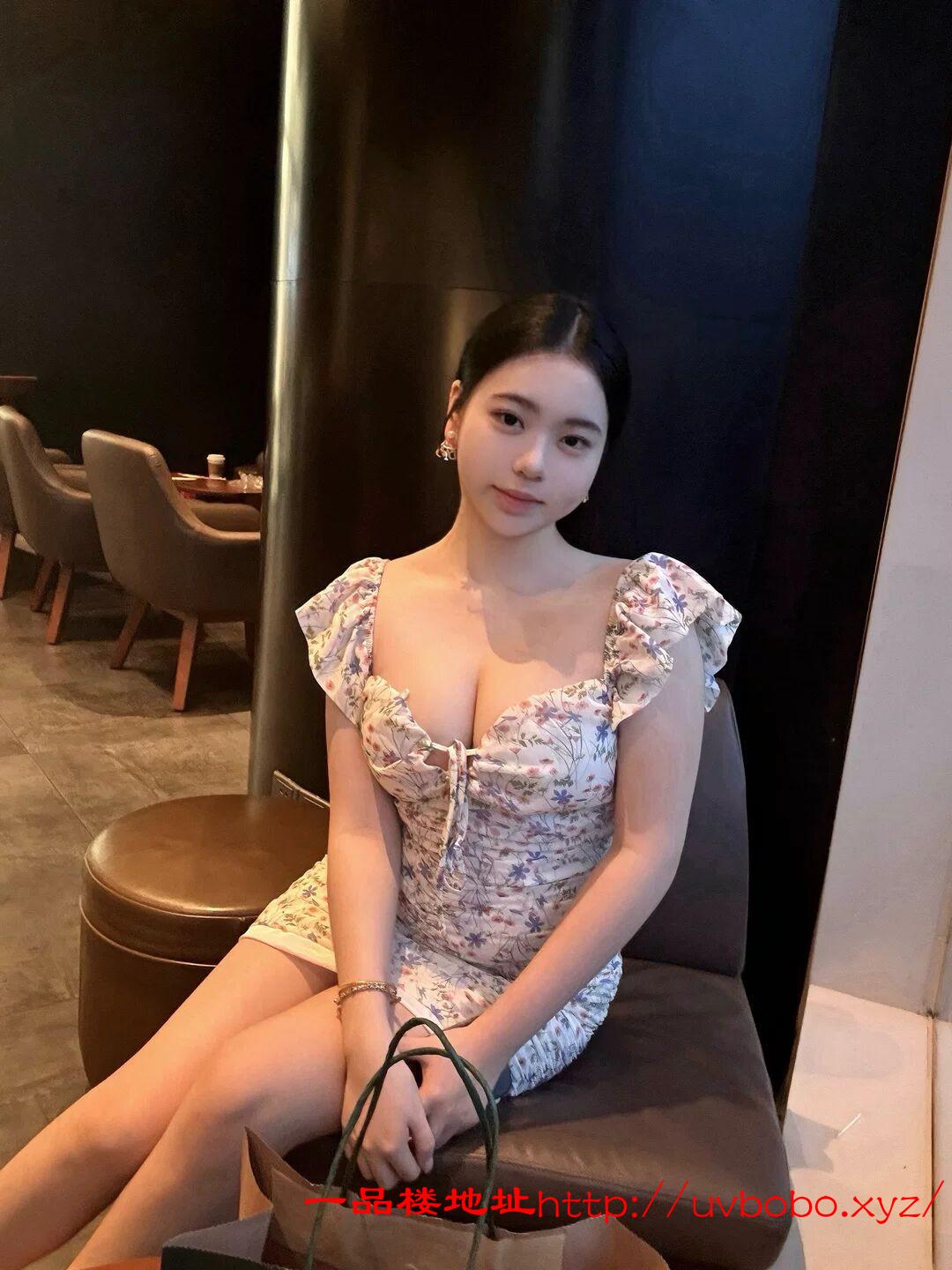 蜜桃臀白虎骚青青