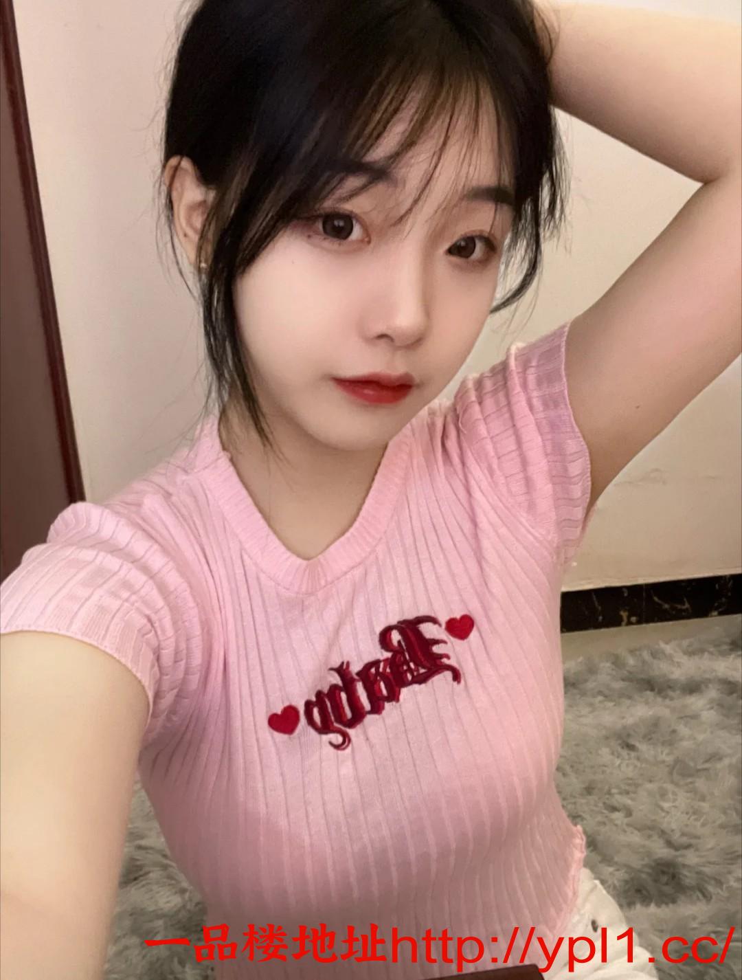 服务不错的丰满小姐姐，蜜桃小酥胸性感小妖精