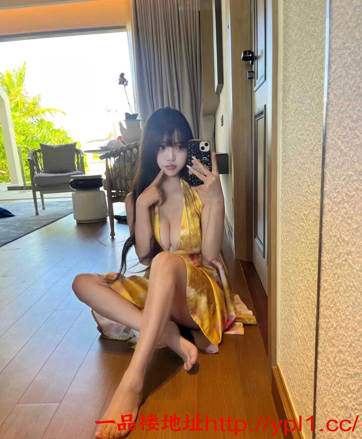 闷骚大臀翘女友系老师