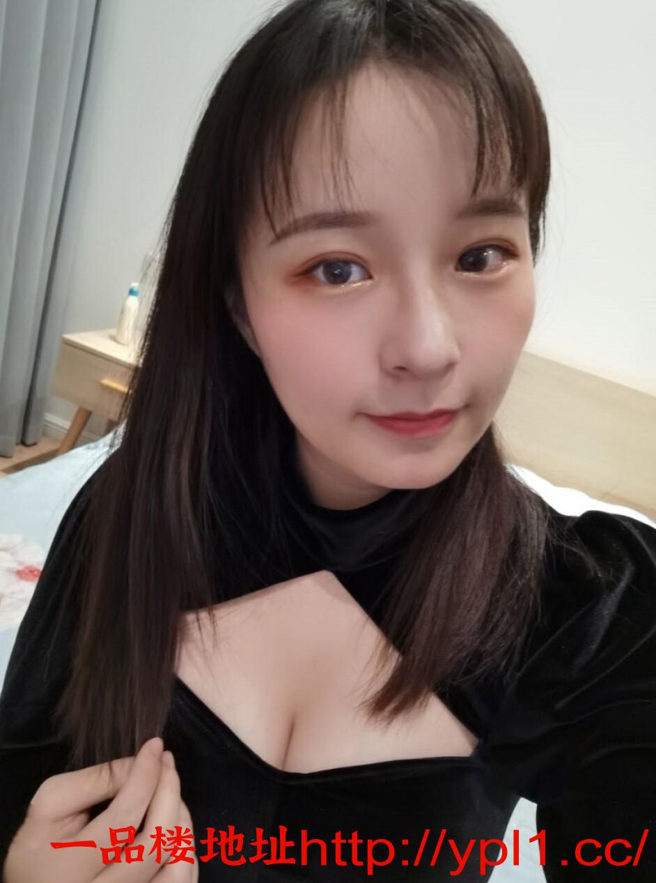 00后刚下海，看着可爱清纯，实则反差馒头骚逼