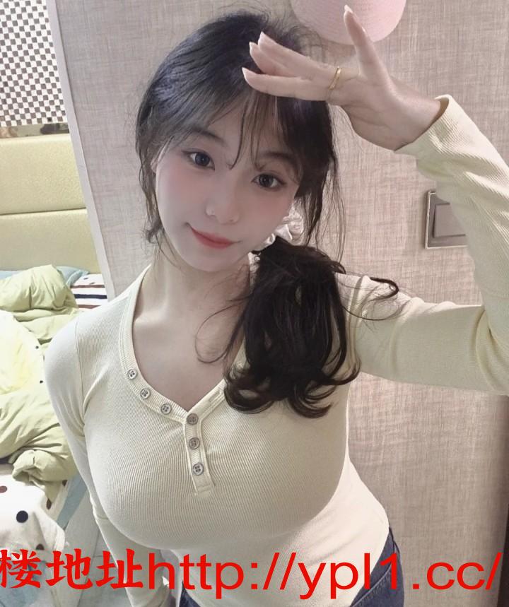 身材诱人的骚嫩妹，大奶子炮架子