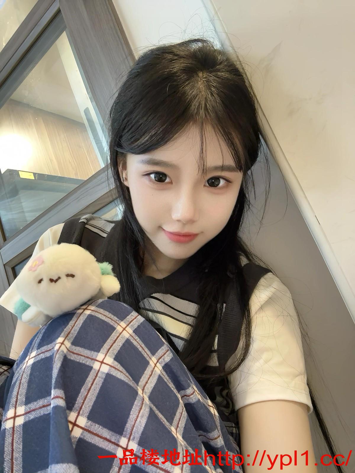 粉嫩水多小萝莉