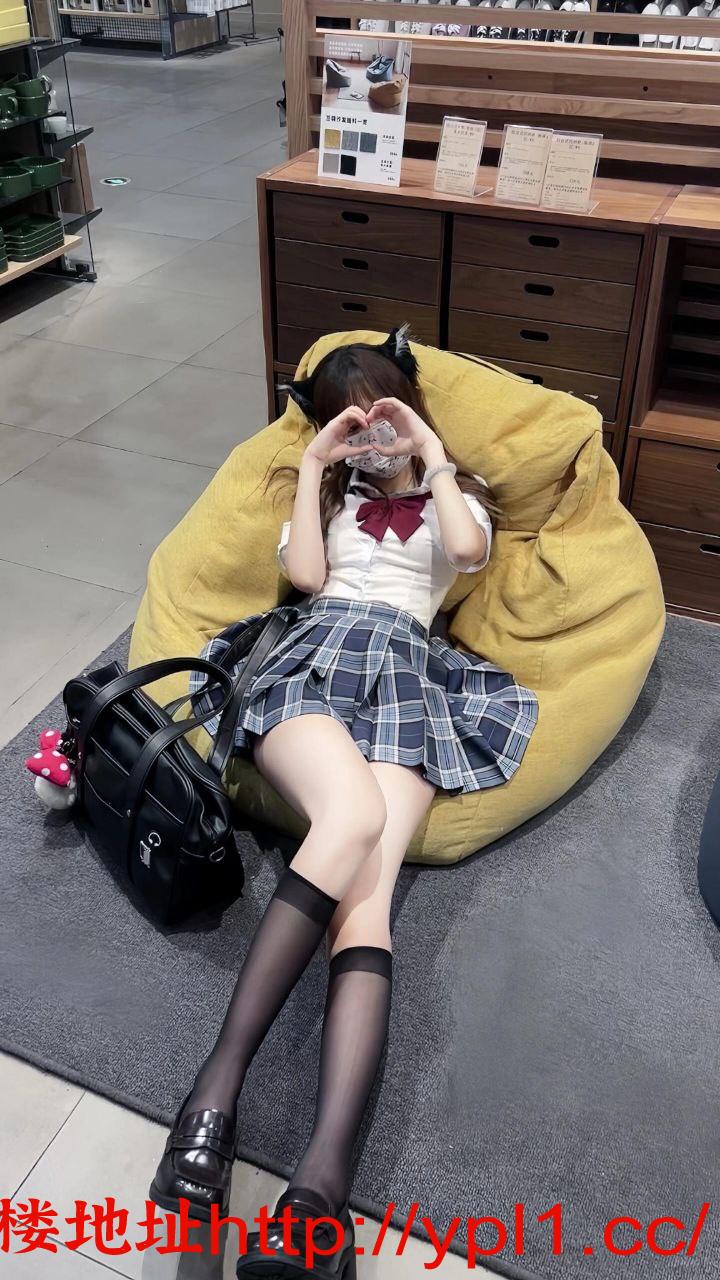 新人粉嫩小学妹逼紧