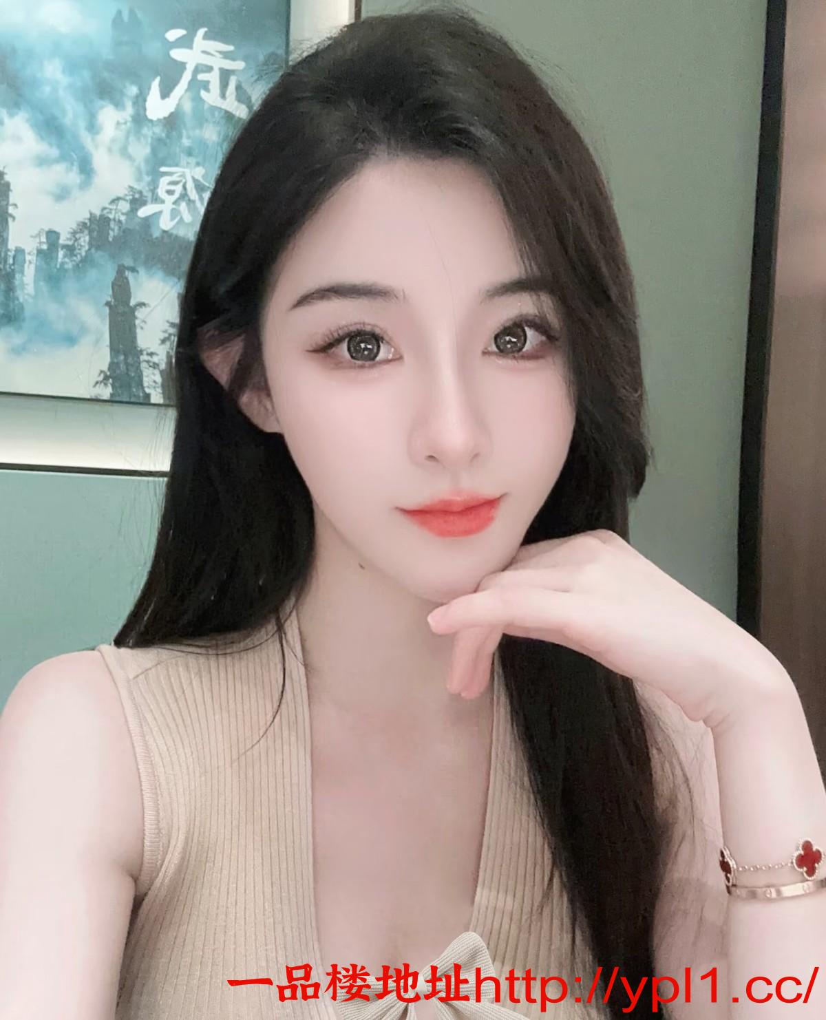 美貌白虎长腿小姐姐下面紧水多多