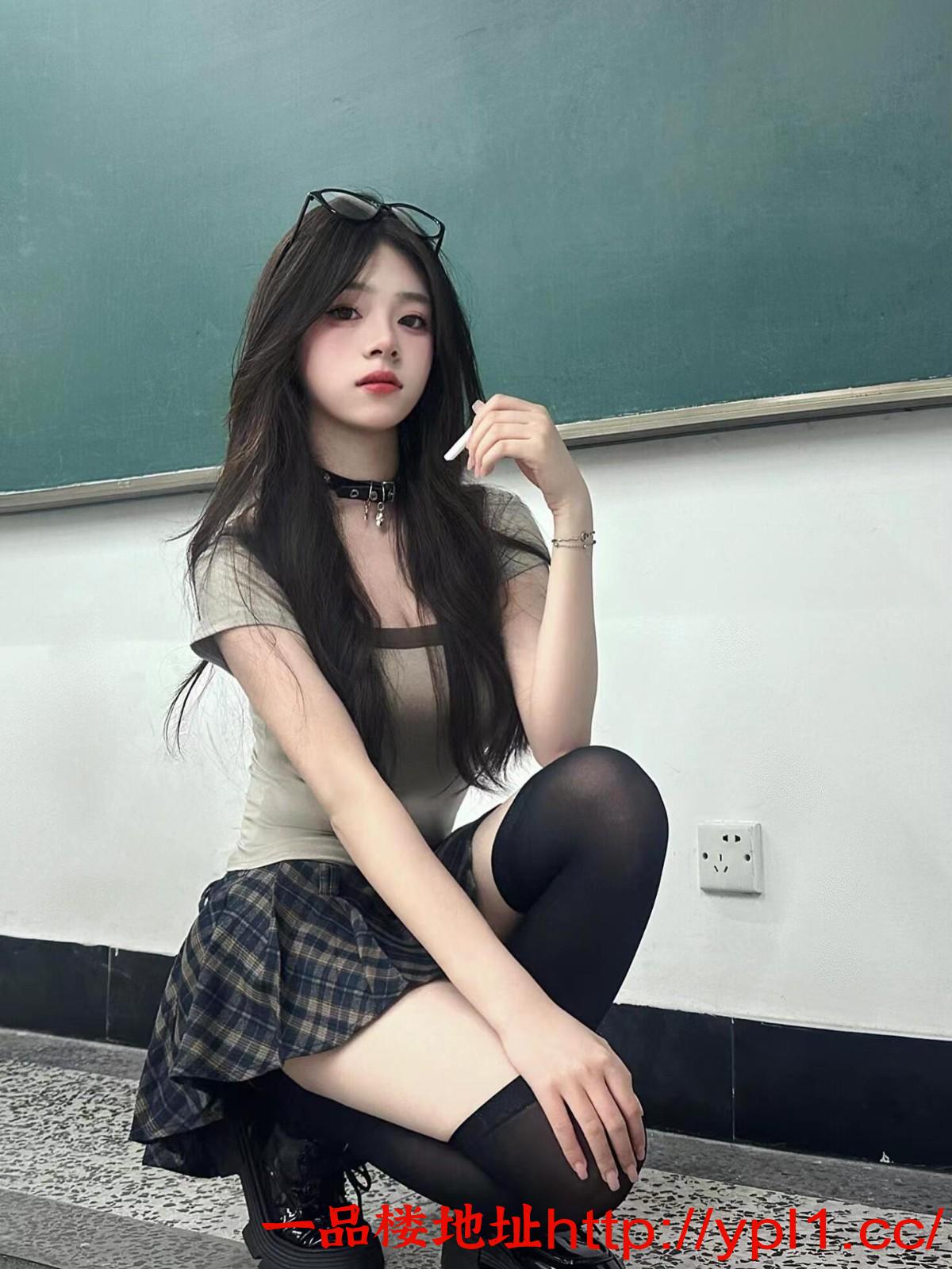 外表高冷内心饥渴的小野猫 骚话很多