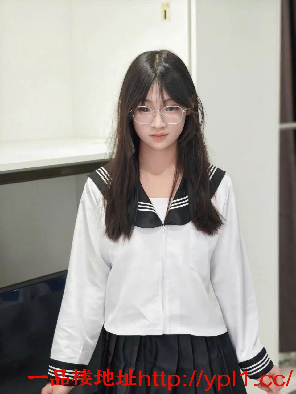 翘臀细腰性感妹子