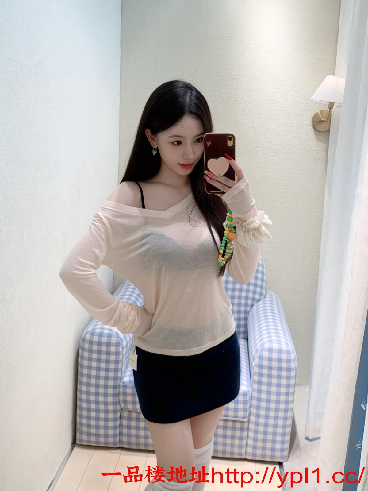 兼职极品小骚妹身材火辣服务还不错