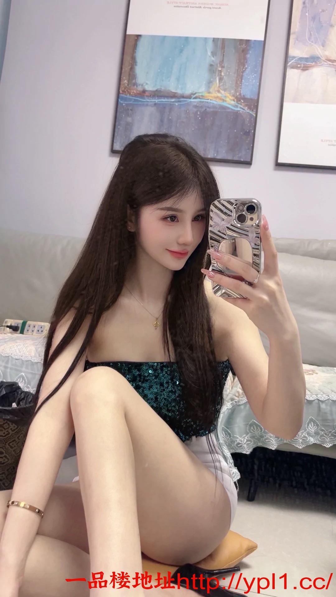 00后小妹妹刚毕业下海小穴很粉