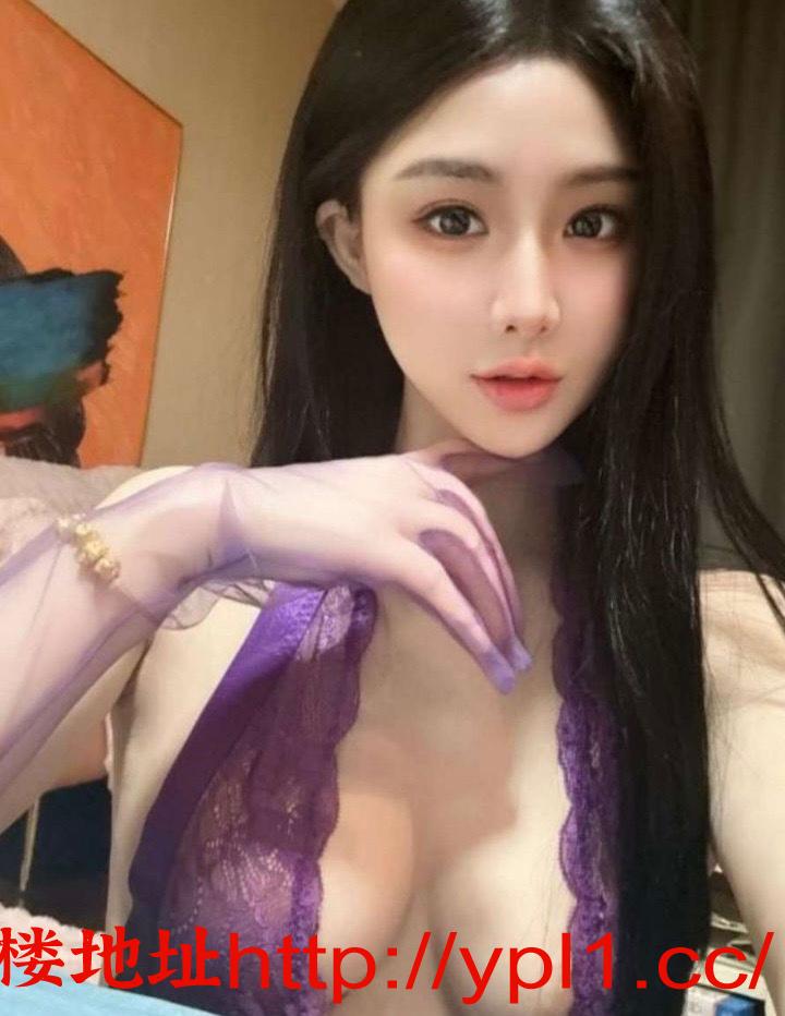 外出兼职可爱甜妹穿情趣上衣很欲