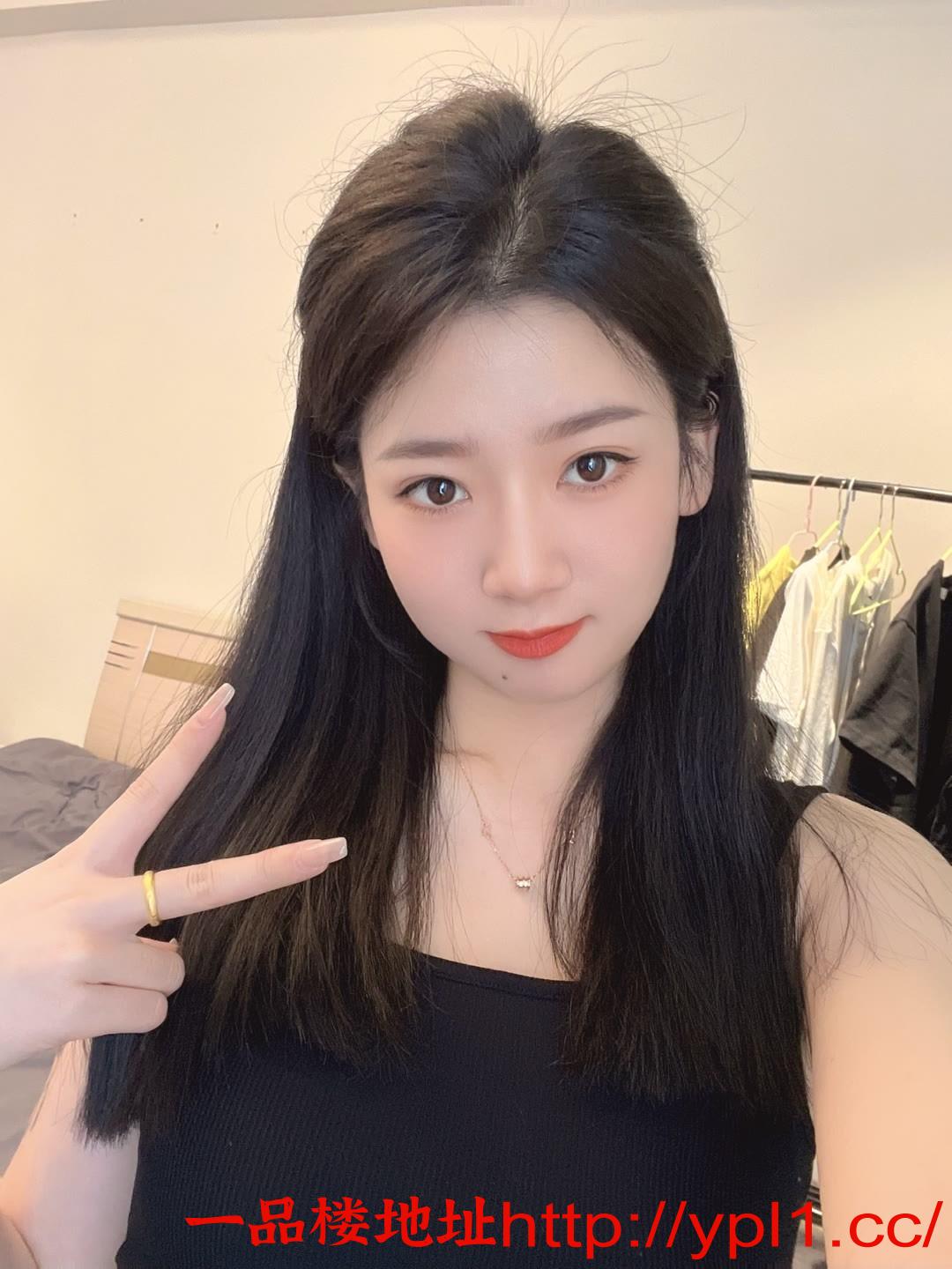 极品妹妹嫩逼汁多服务好