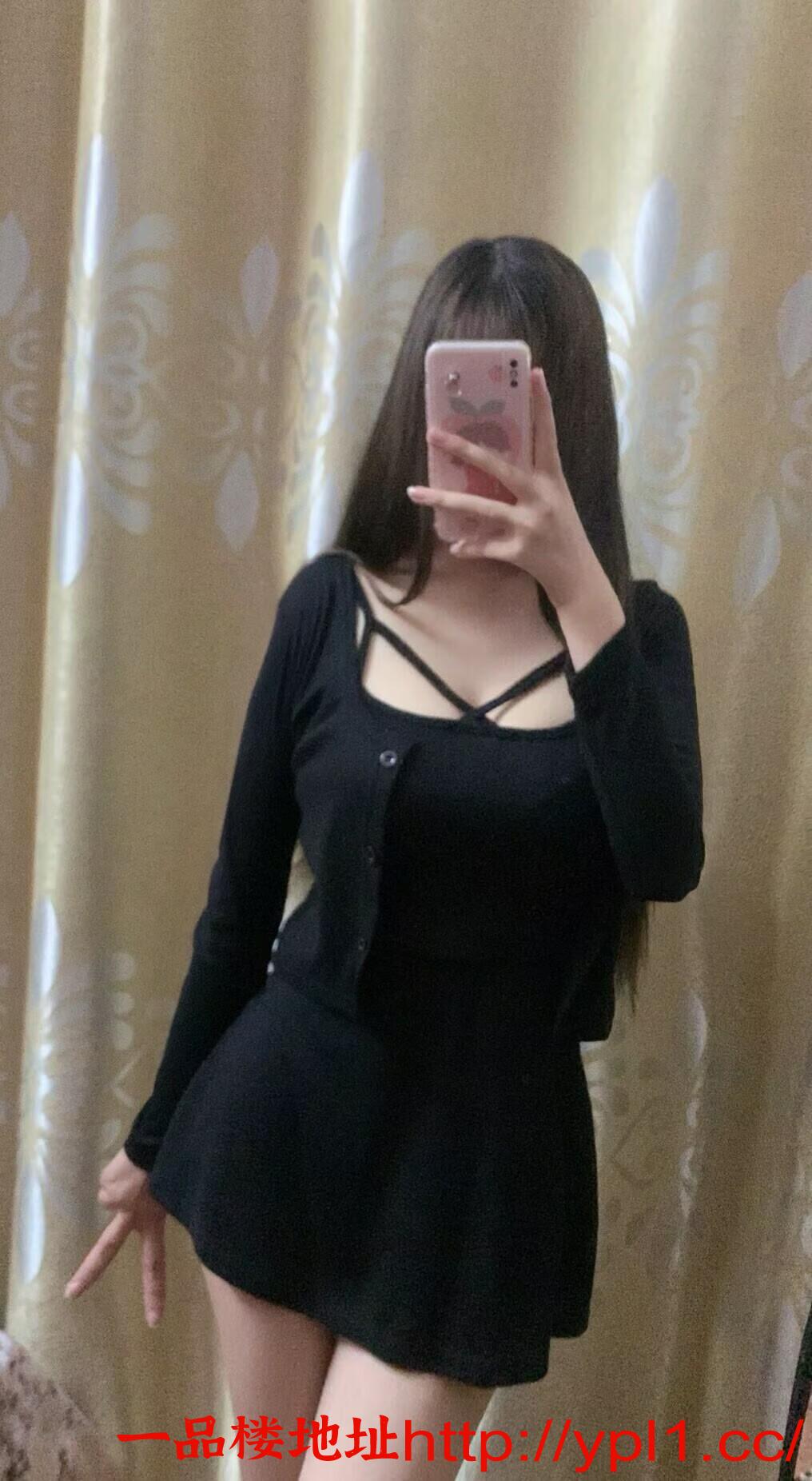 内蒙红润蜜桃骚喷潮美少女紧致妹妹