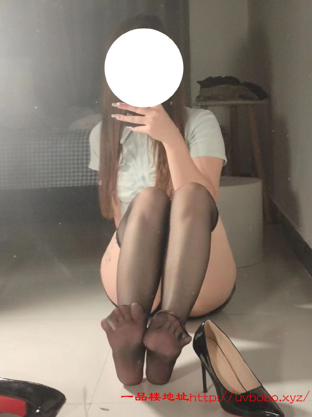 美腿玉足十分滑嫩